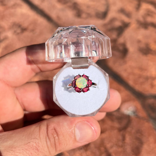 Flor de Fogo – Anel de Prata 925 com Opala e Rubi Natural