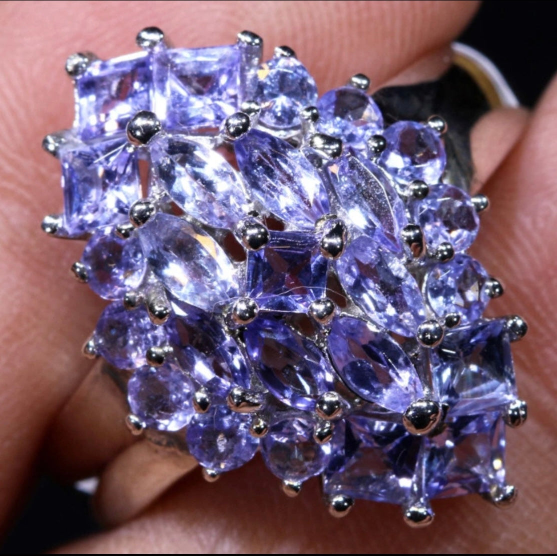 “Anillo de tanzanita natural exclusivo Tiburón Jewelry Miami”