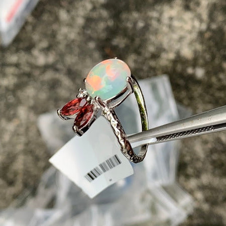 Alma de Llama – Anel de Opala Natural e Granada em Prata 925