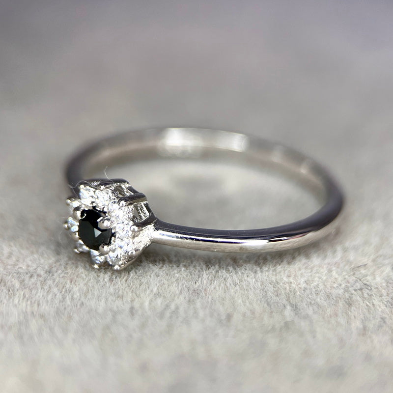 Shadow Flower: Anel de Diamante Negro Natural em Prata de Lei