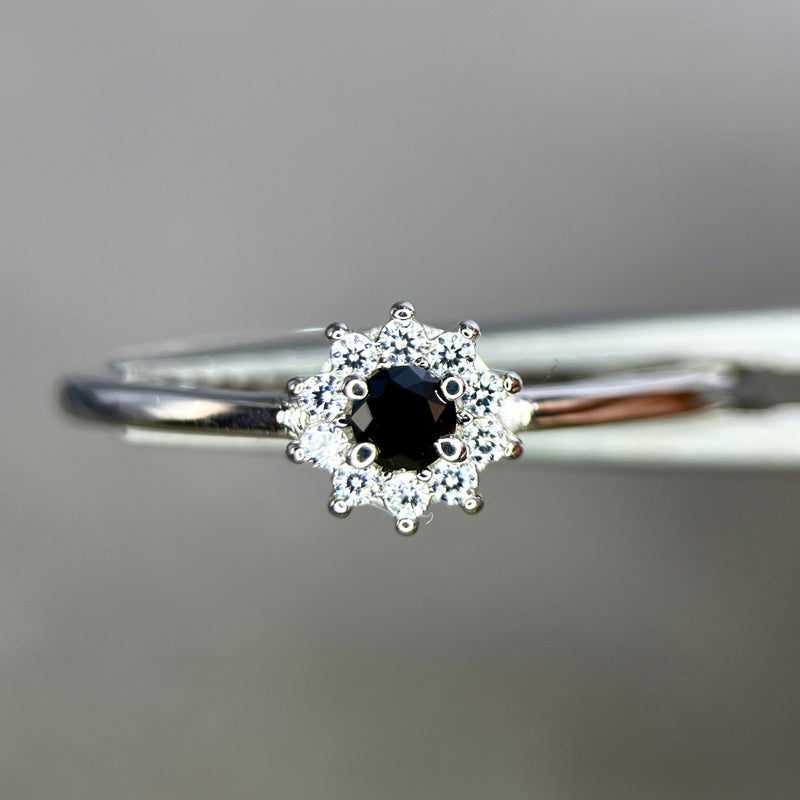 Shadow Flower: Anel de Diamante Negro Natural em Prata de Lei