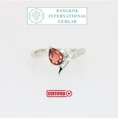 Serene Flame – Anel com Granada Natural da Tanzânia em Prata 925