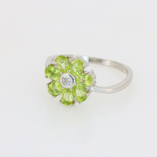 Anillo Flor de Peridoto Natural en Plata 925 Certificada