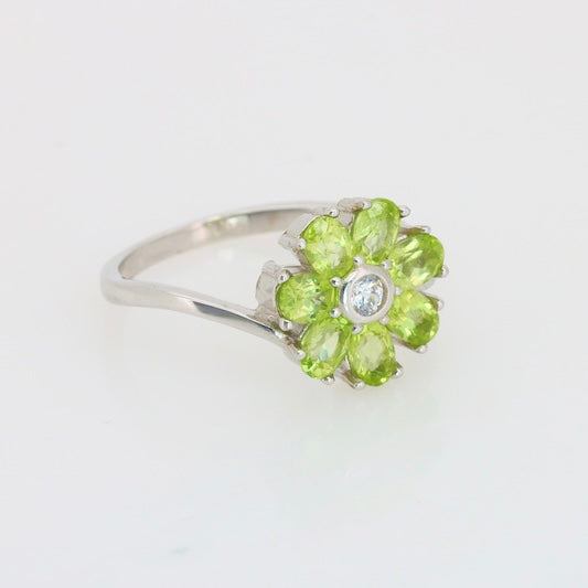 Anillo Flor de Peridoto Natural en Plata 925 Certificada