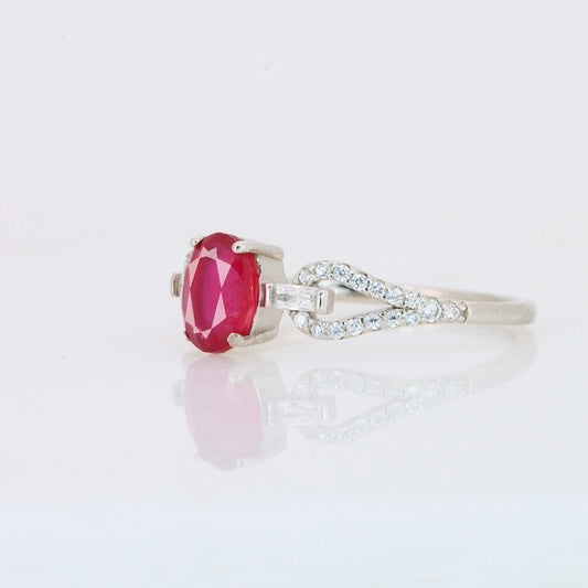 Anillo de Rubí Natural Rojo Intenso en Plata 925 Certificada