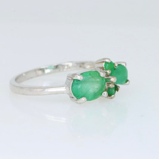 Anillo de Esmeralda Natural Verde Intenso en Plata 925 Certificada