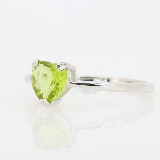 Coração da Selva – Anel de Prata 925 e Peridoto Natural