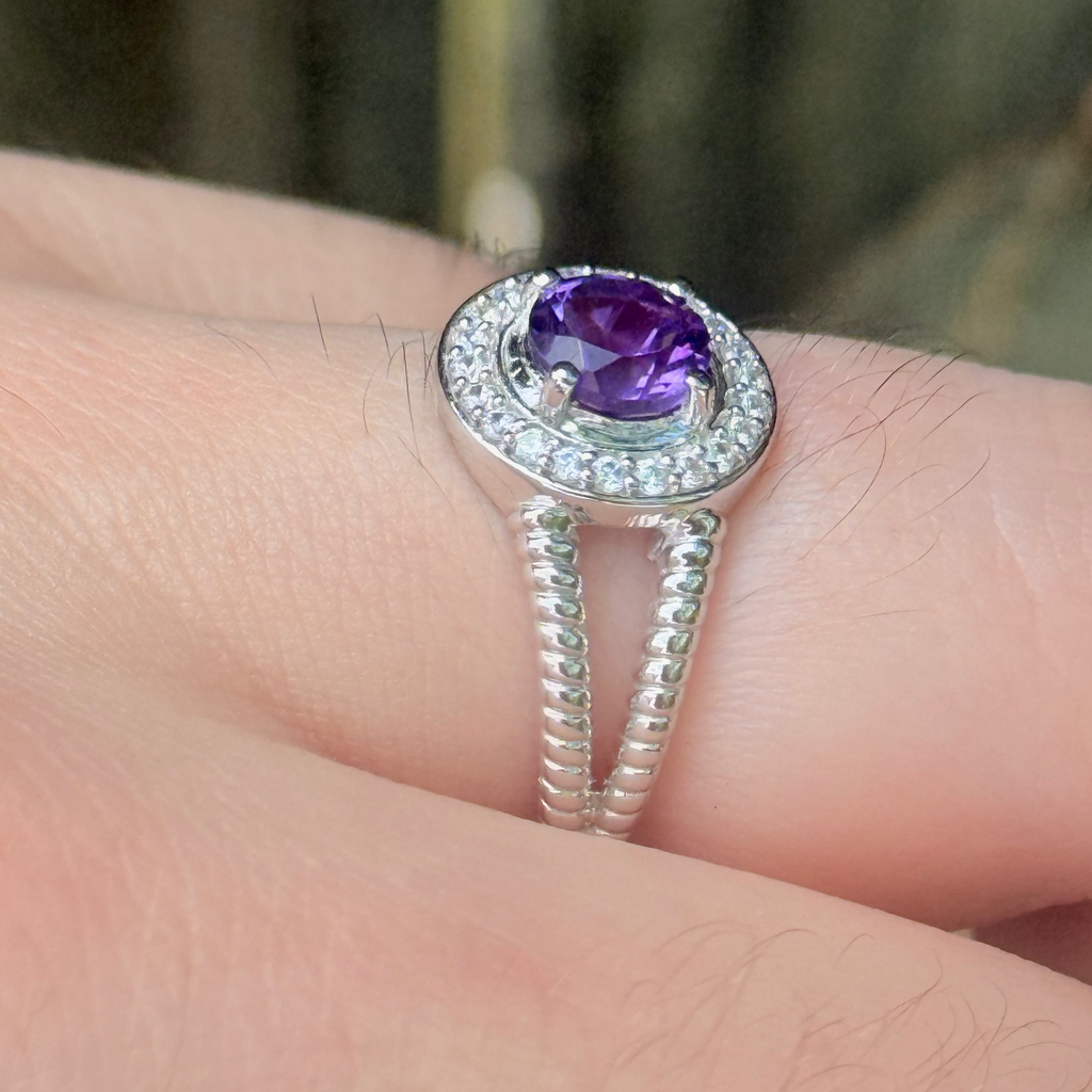 Violet Crown – Anel em Prata 925 Banhado a Ródio com Ametista Natural