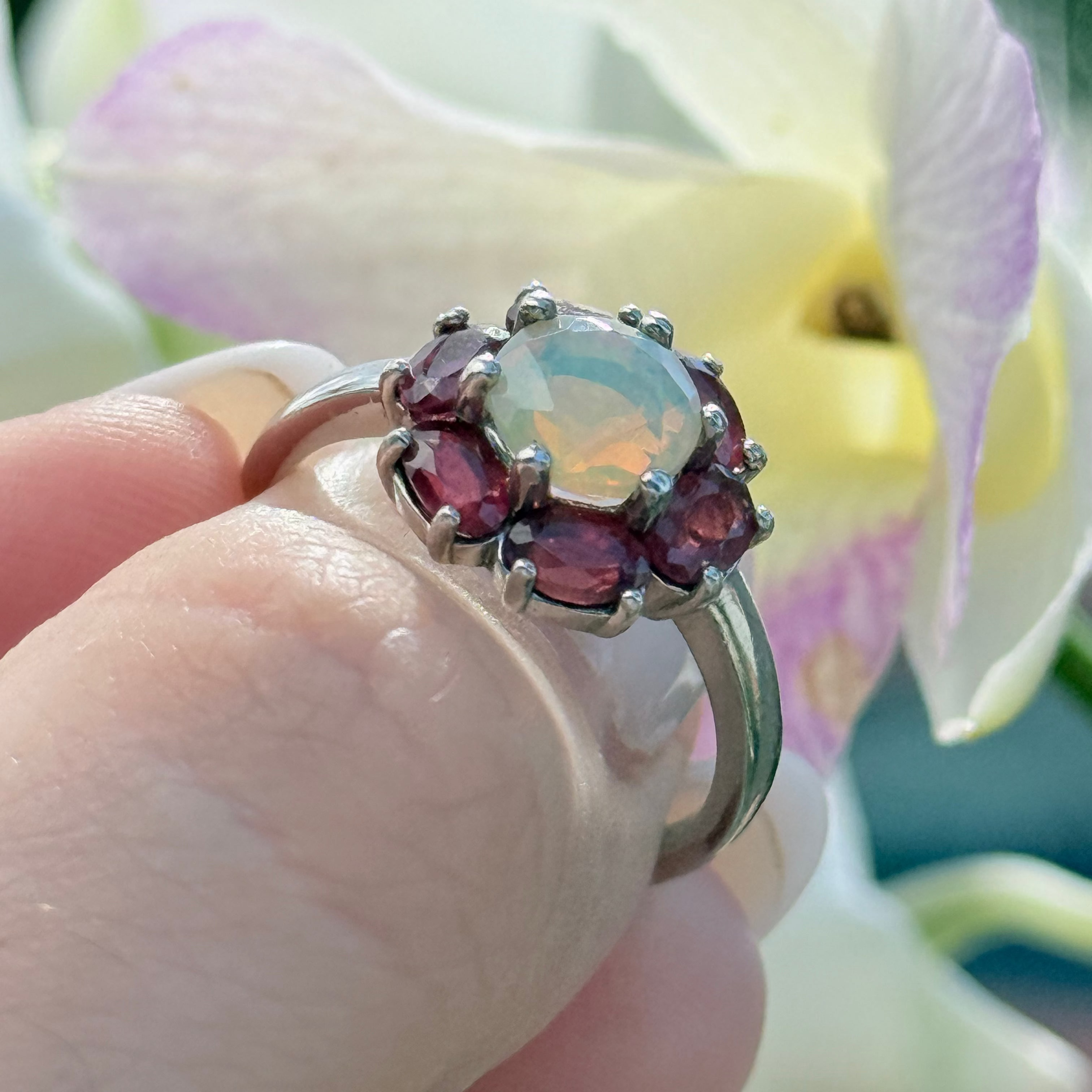 Flor de Fogo – Anel de Prata 925 com Opala e Rubi Natural