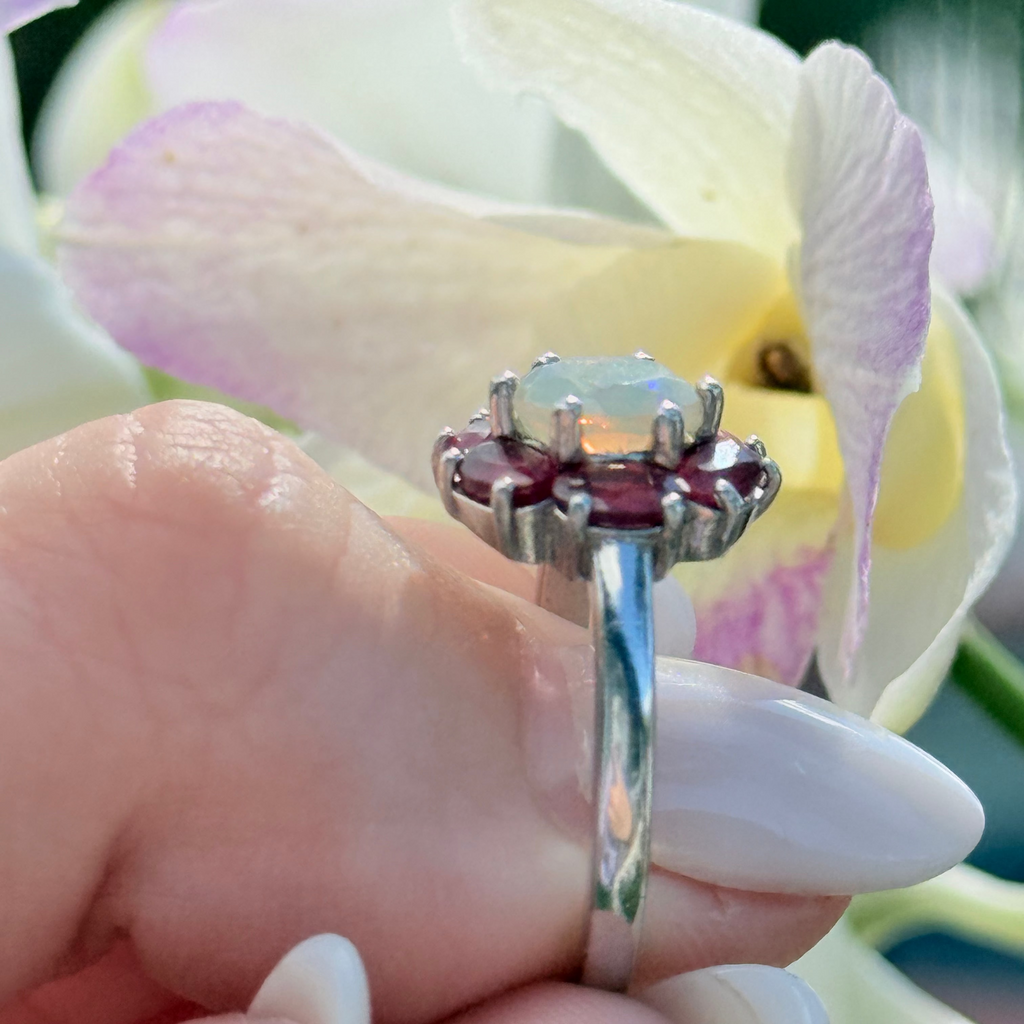 Flor de Fogo – Anel de Prata 925 com Opala e Rubi Natural