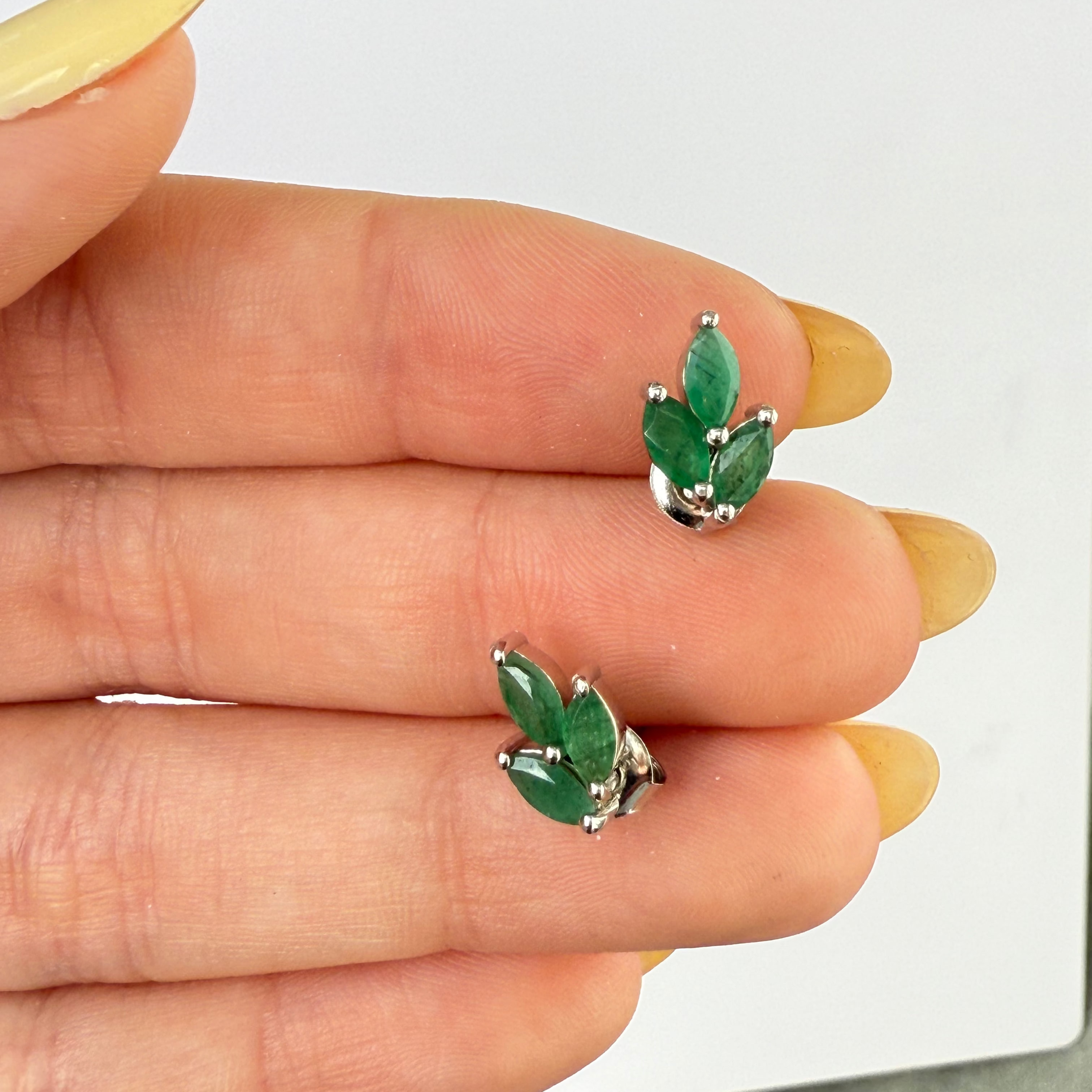 Aretes de Esmeraldas Naturales de Zambia en Plata 925