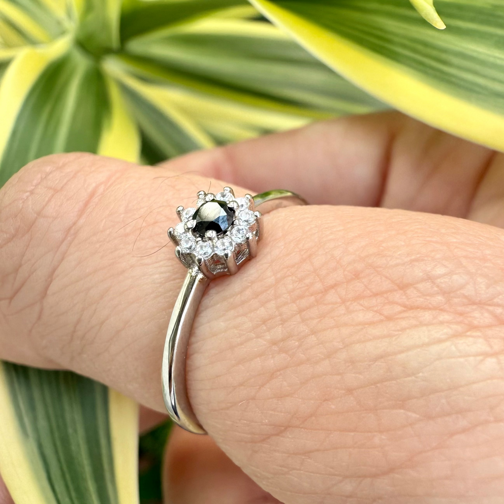 Shadow Flower: Anel de Diamante Negro Natural em Prata de Lei