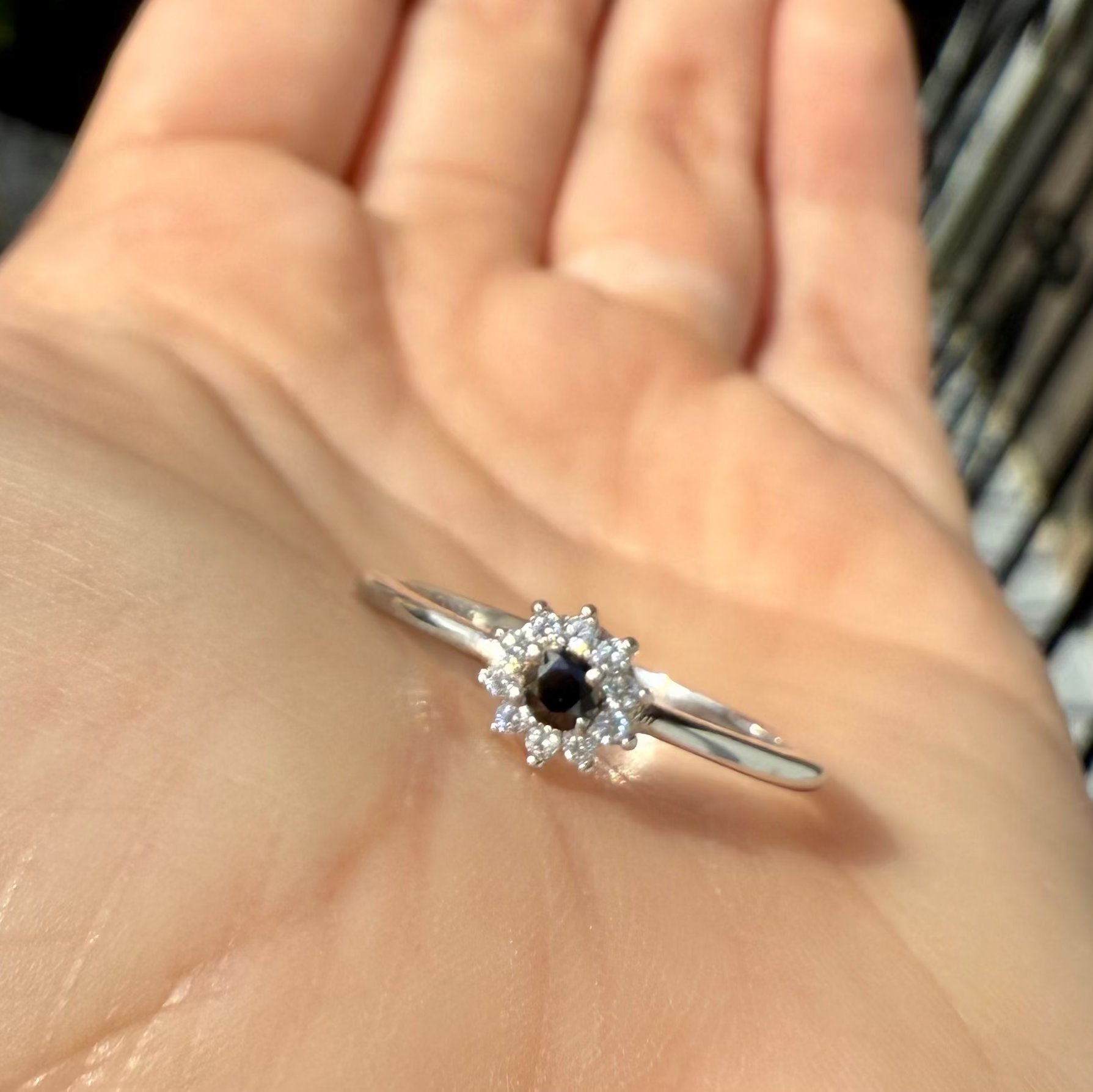 Shadow Flower: Anel de Diamante Negro Natural em Prata de Lei