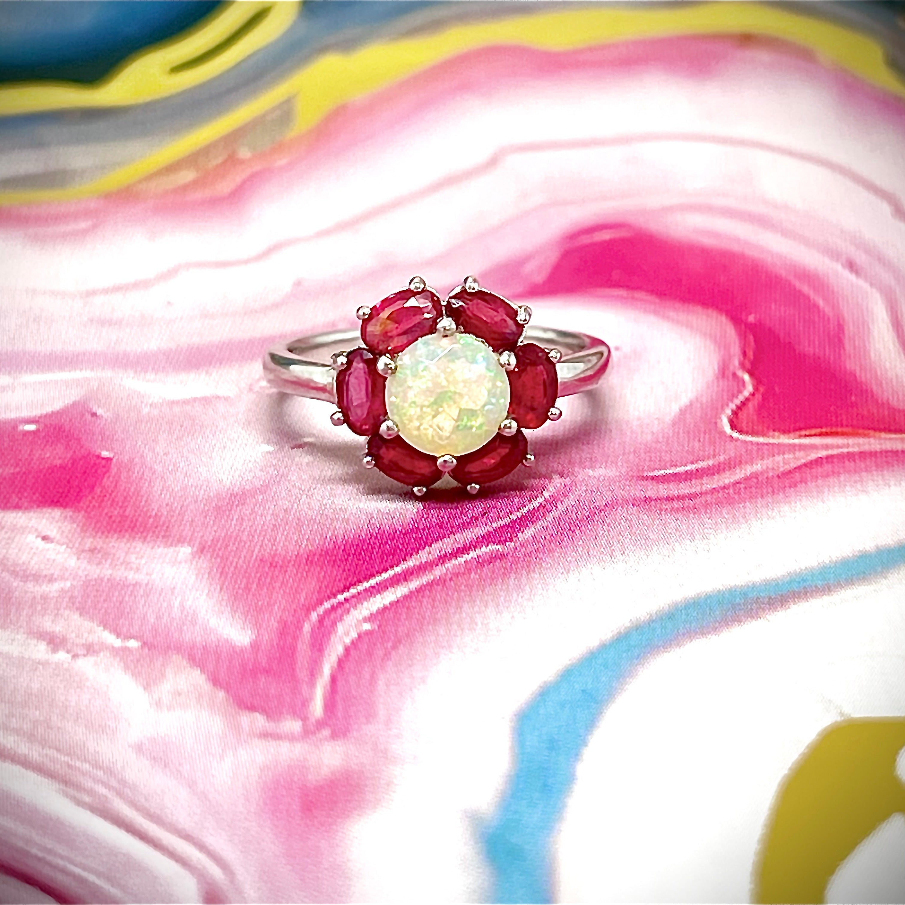 Flor de Fogo – Anel de Prata 925 com Opala e Rubi Natural