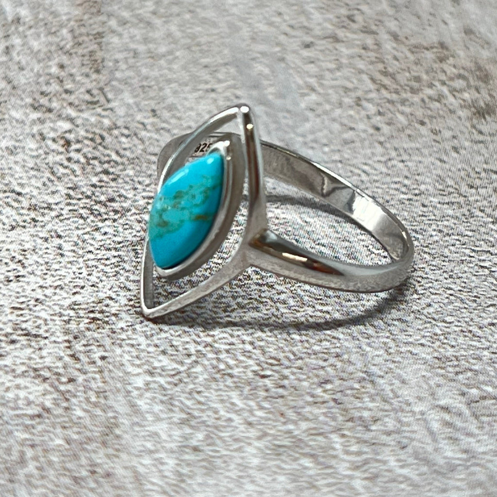 Ojo del Mar –Anillo de Plata Rodiada 925 con Turquesa Natural