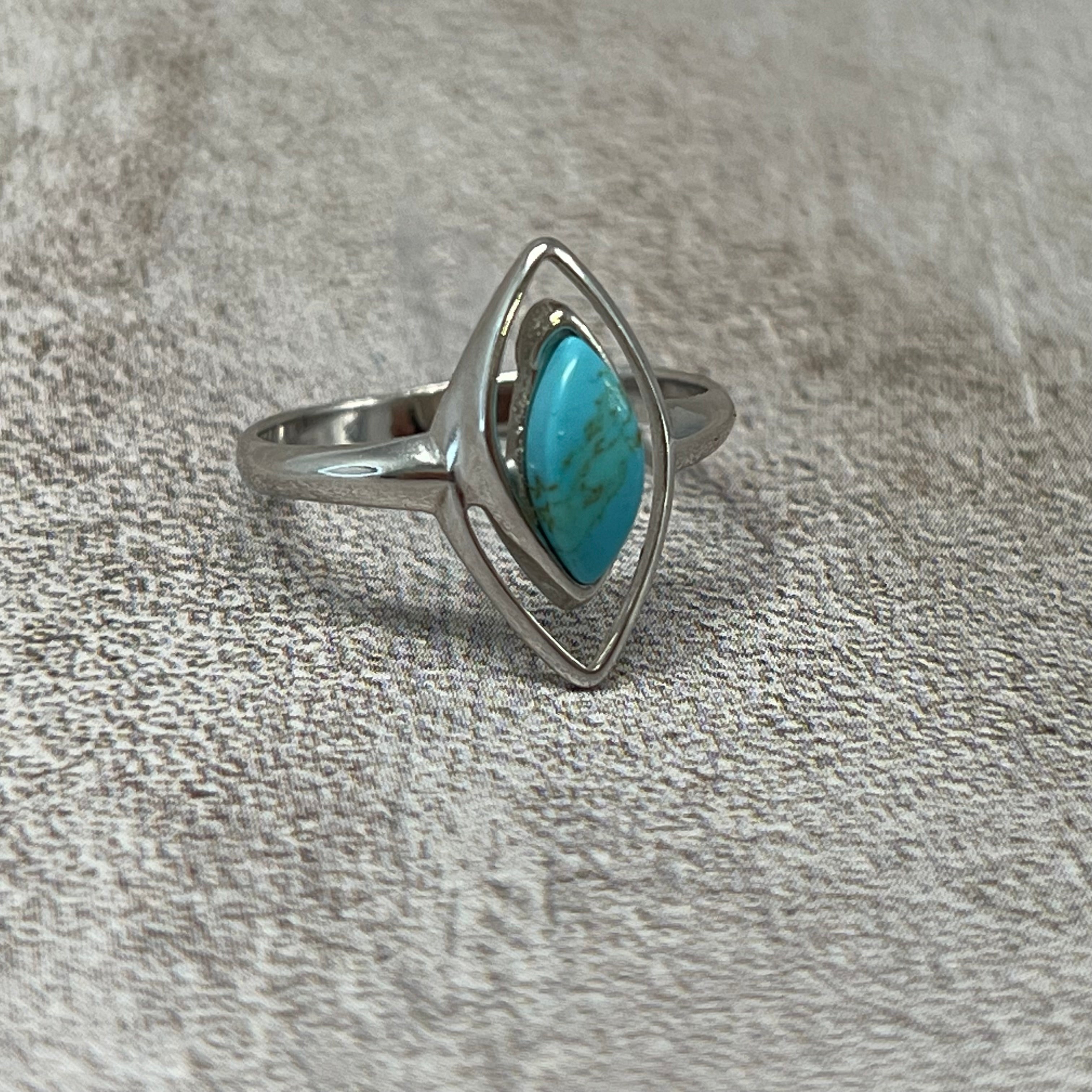 Ojo del Mar –Anillo de Plata Rodiada 925 con Turquesa Natural