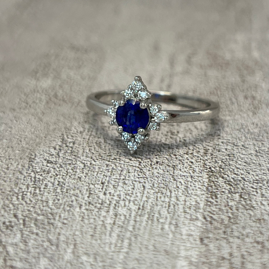 Sweet Fire – Anel de Prata 925 com Safira Lab