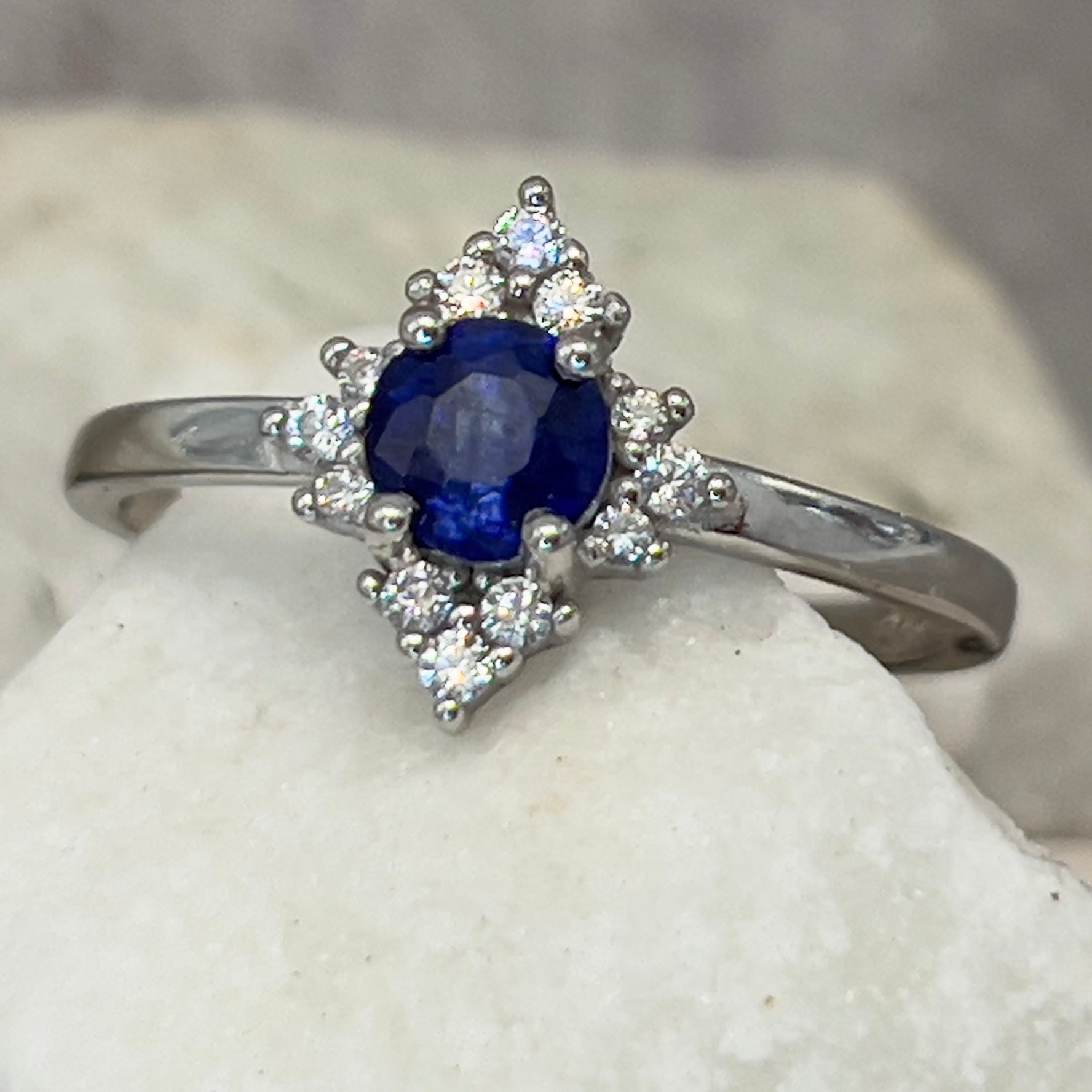 Sweet Fire – Anel de Prata 925 com Safira Lab