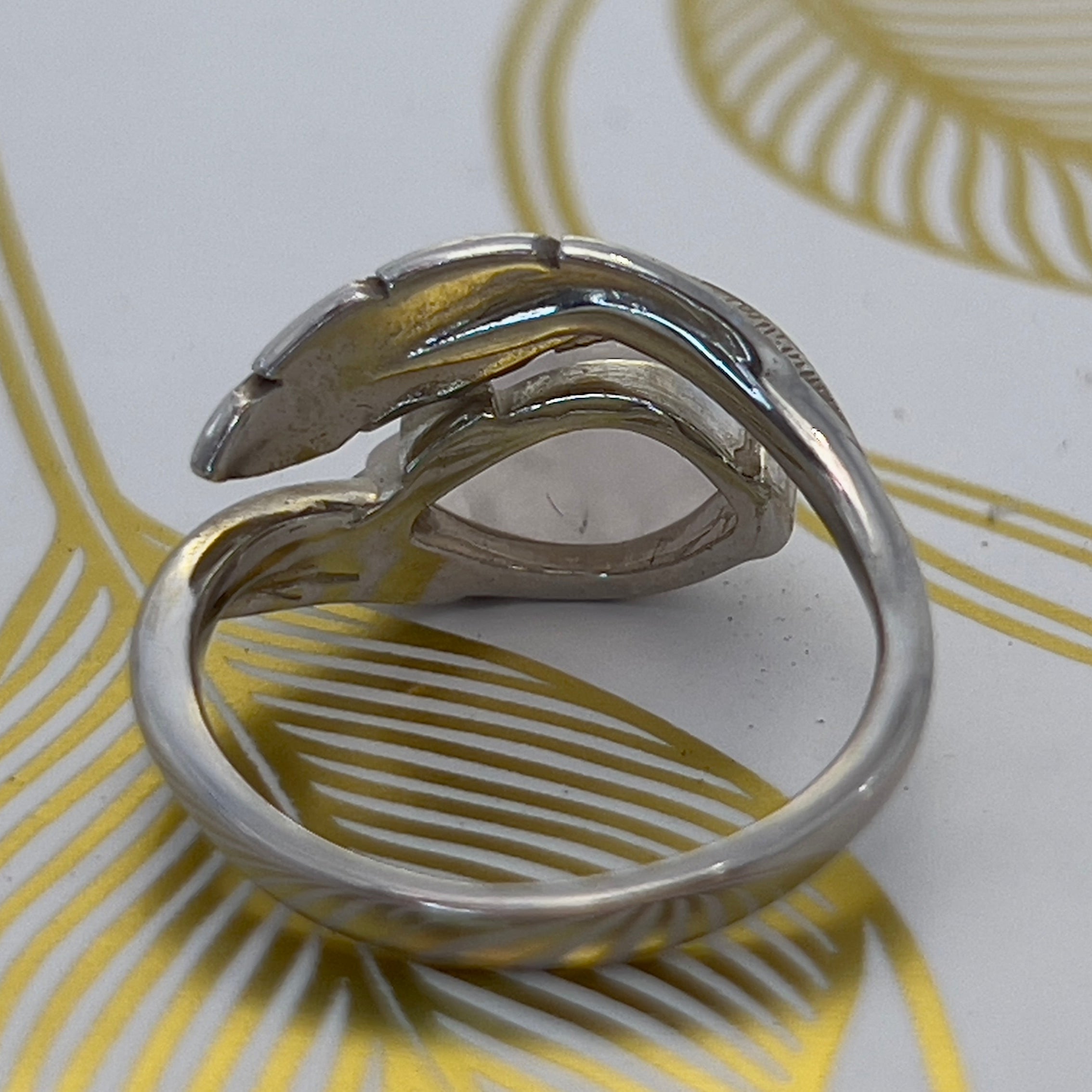 Pena Rosa – Anel de Prata 925 e Quartzo Natural