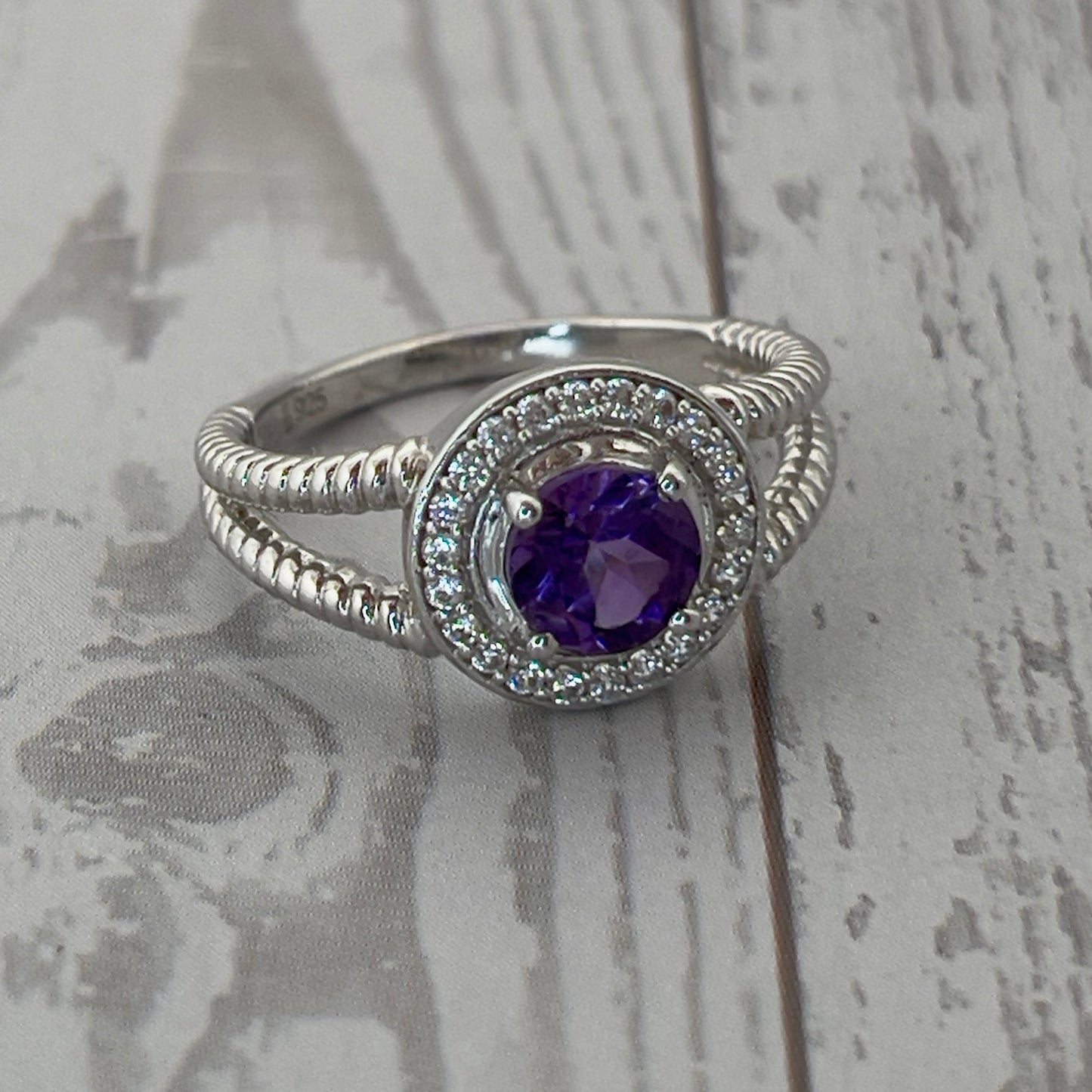Couronne violette – Bague en argent 925 rhodié avec améthyste naturelle