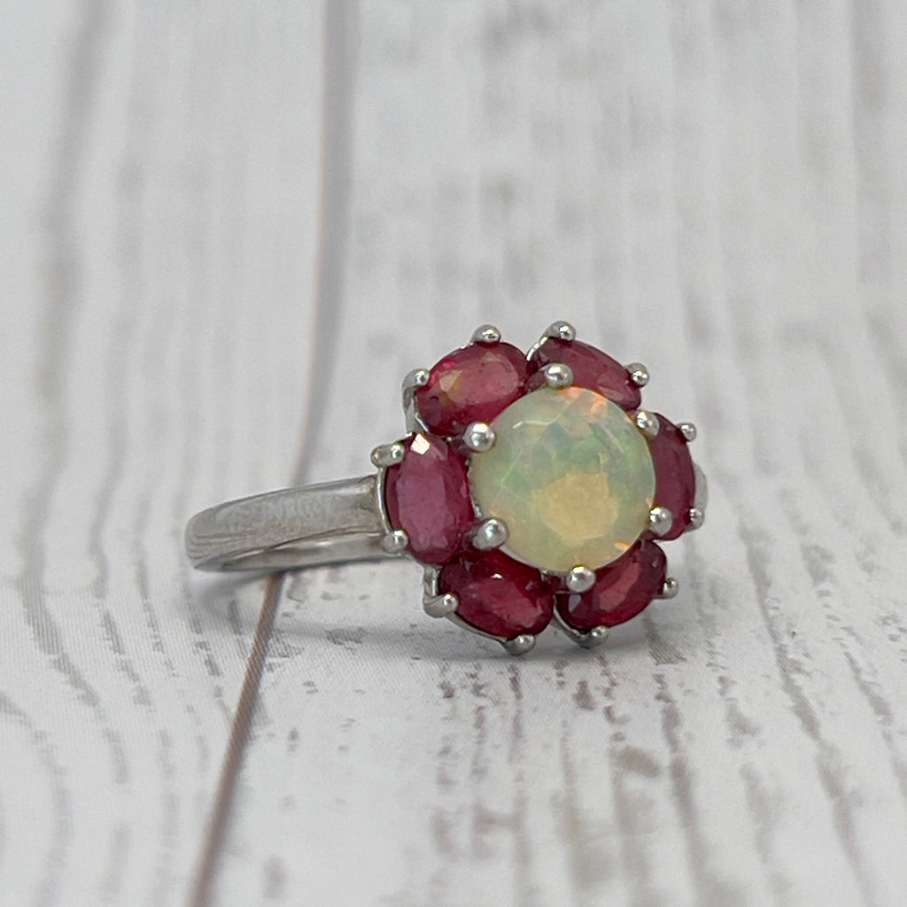Flor de Fogo – Anel de Prata 925 com Opala e Rubi Natural