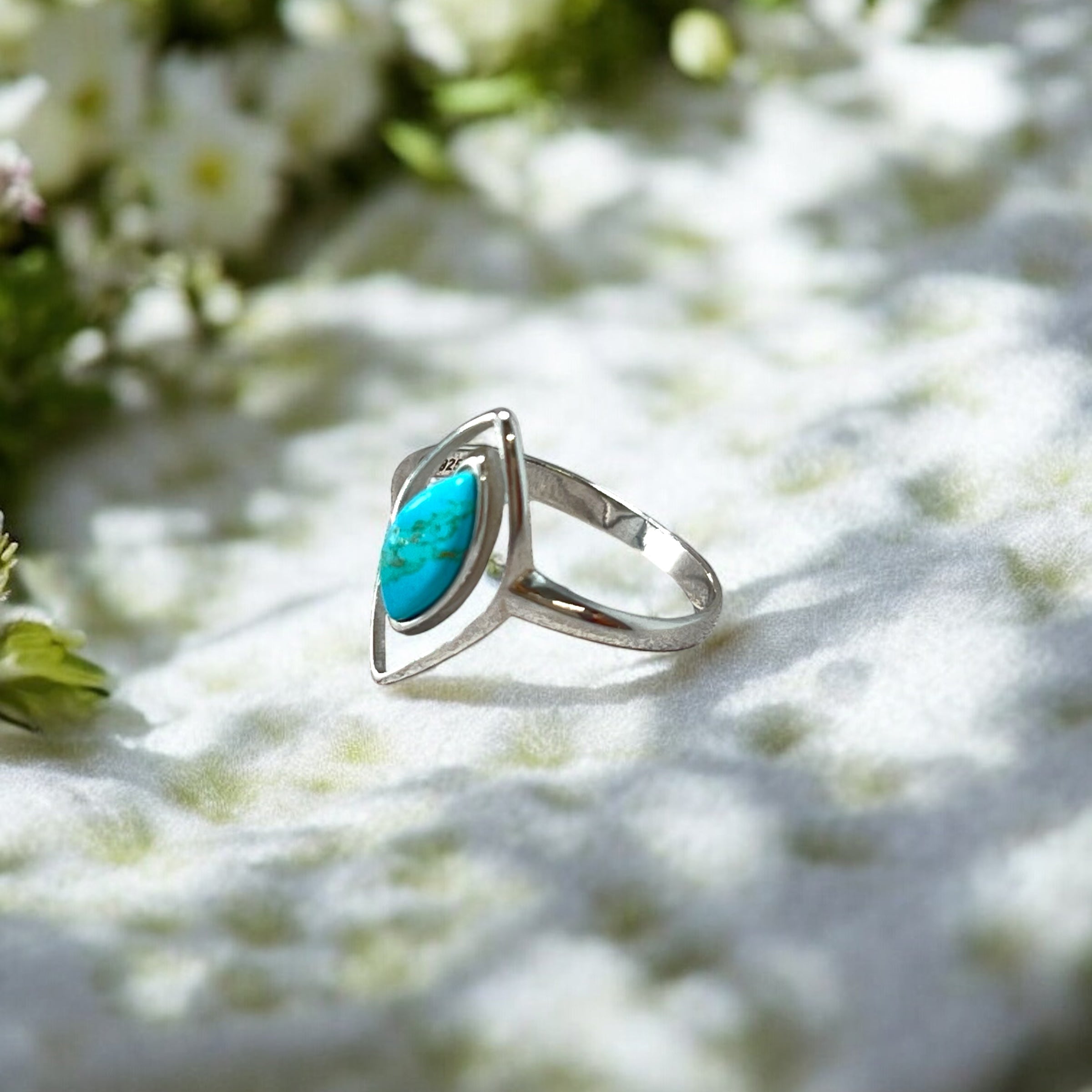 Ojo del Mar –Anillo de Plata Rodiada 925 con Turquesa Natural