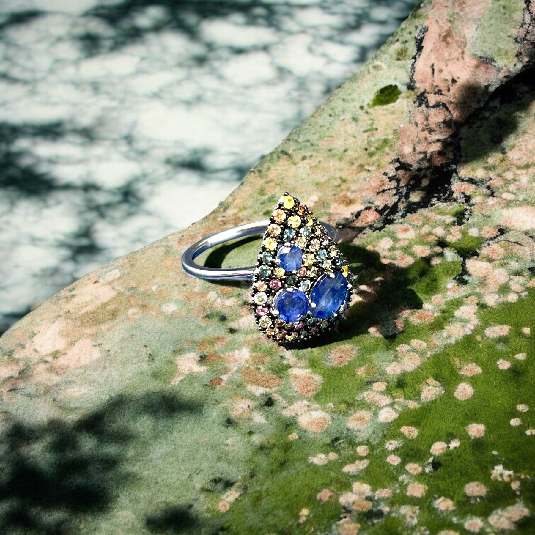 Lágrima do Sri Lanka – Anel de prata 925 e safiras naturais multicoloridas