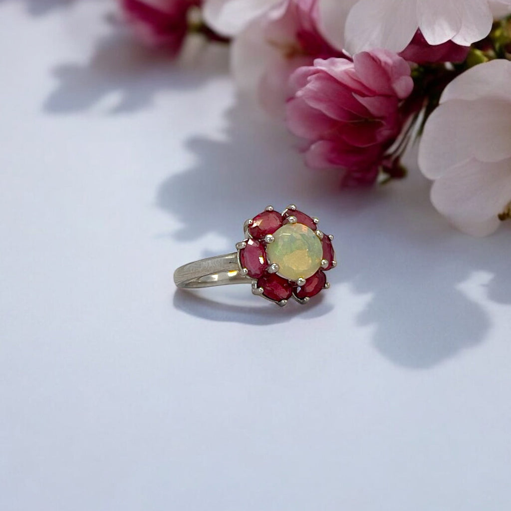 Flor de Fogo – Anel de Prata 925 com Opala e Rubi Natural