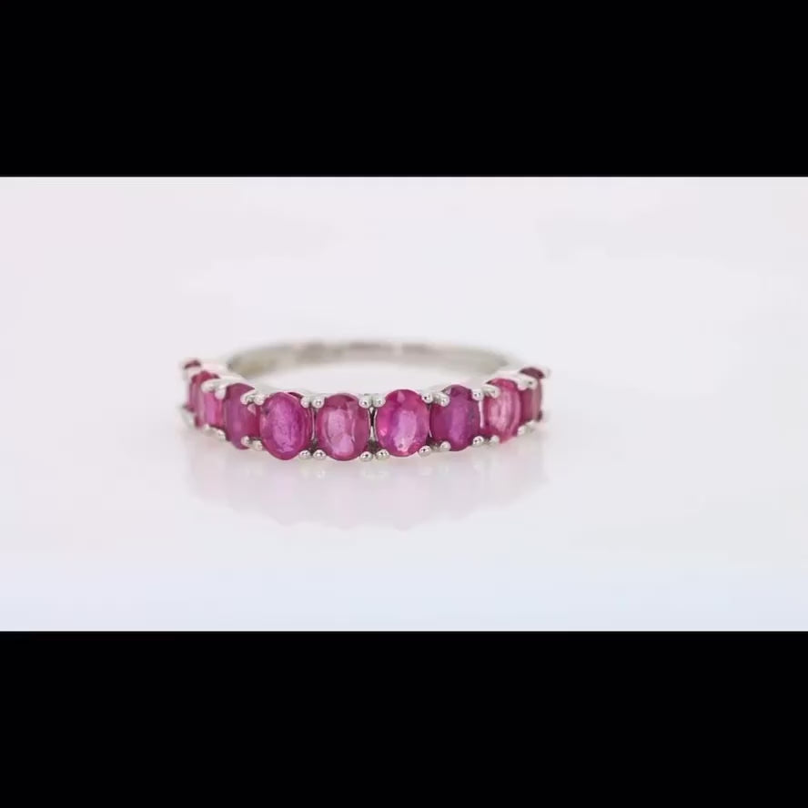 Paixão Birmanesa – Anel de Prata 925 com Rubis Naturais Certificados