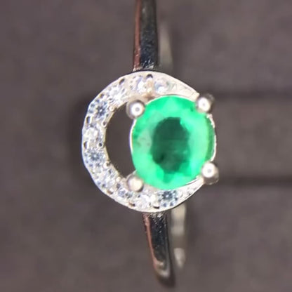 Essence de Monteverde – Bague en argent sterling avec émeraude naturelle