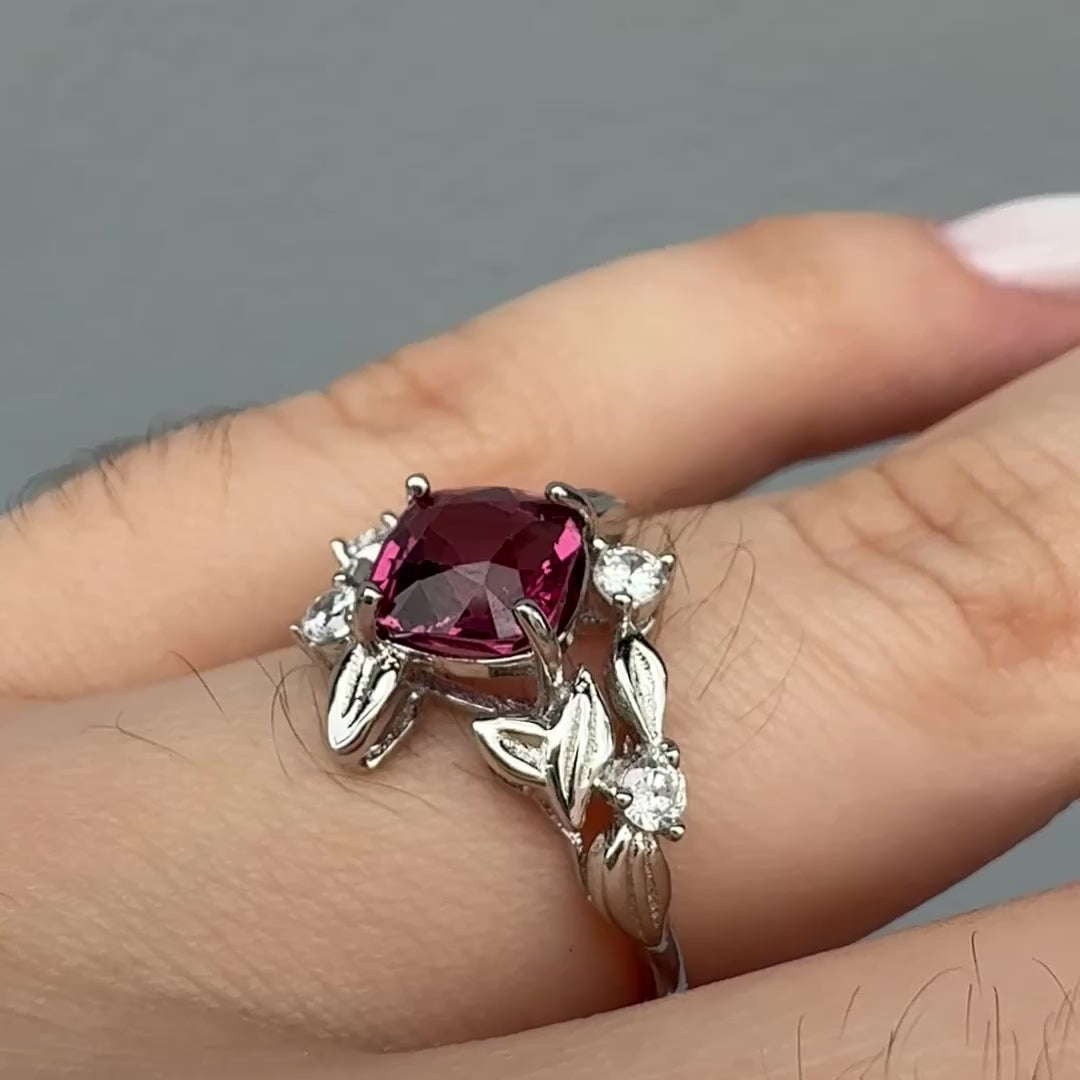 Anillo de Granate Mahenge Natural en Plata 925 Piedra Central 6.665 ct Rare Glow