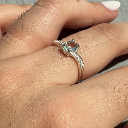 Anillo de plata con Aguamarina Natural de 7 quilates